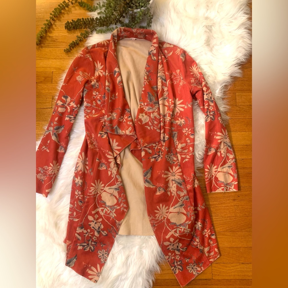 Solitaire Red Floral Faux Suede Kimono - Picture 3 of 14